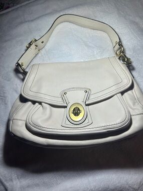 Cream Leather Shoulder Bag with Turn-Lock Closure